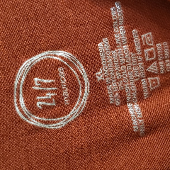 Maurices XL long sleeved top - Picture 2 of 4